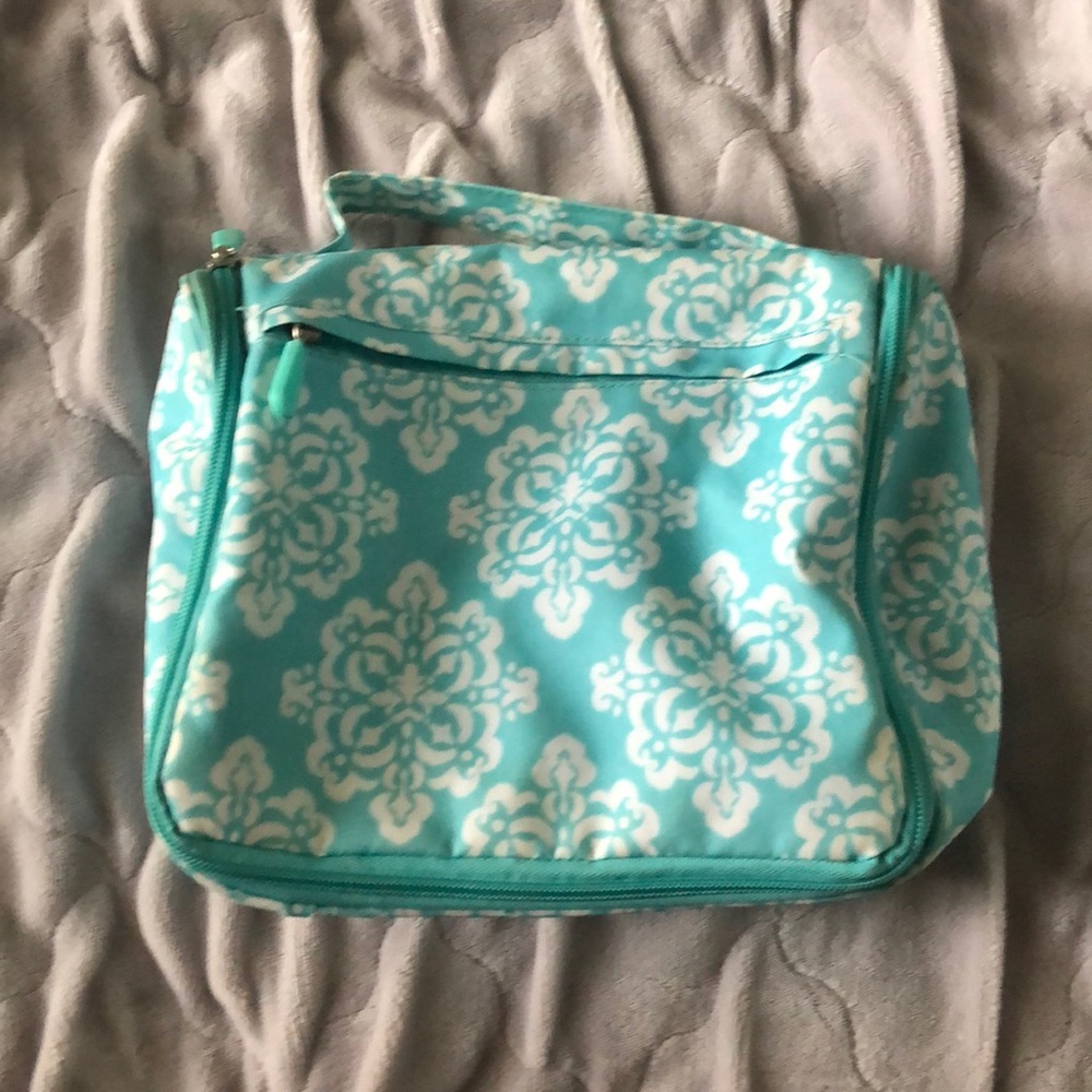 Pb teen toiletry case
